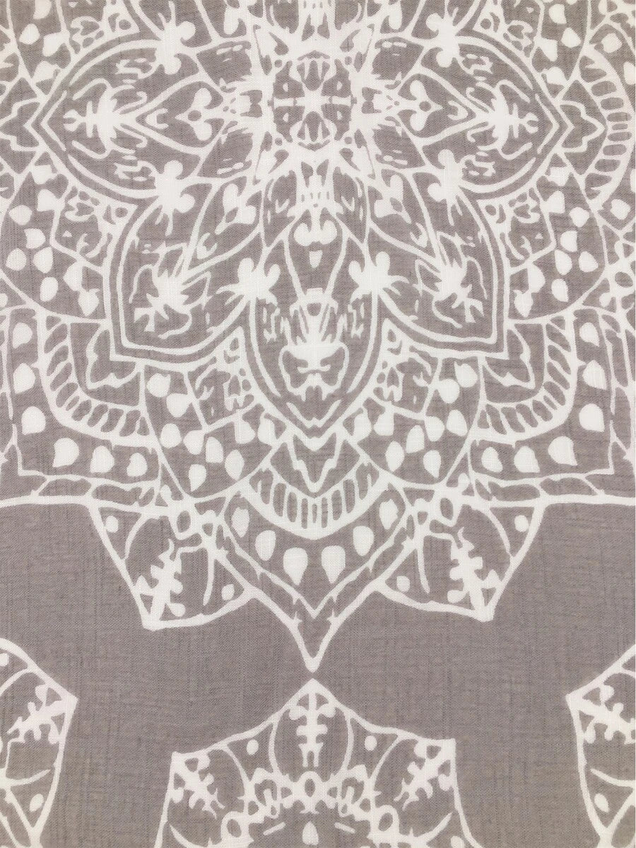 كيمونو صيفي بطبعة زهور وحافة مزينة بالشراشيب