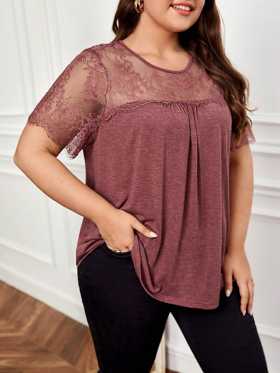 تي شيرت SHEIN LUNE Plus بقبة دانتيل متباينة