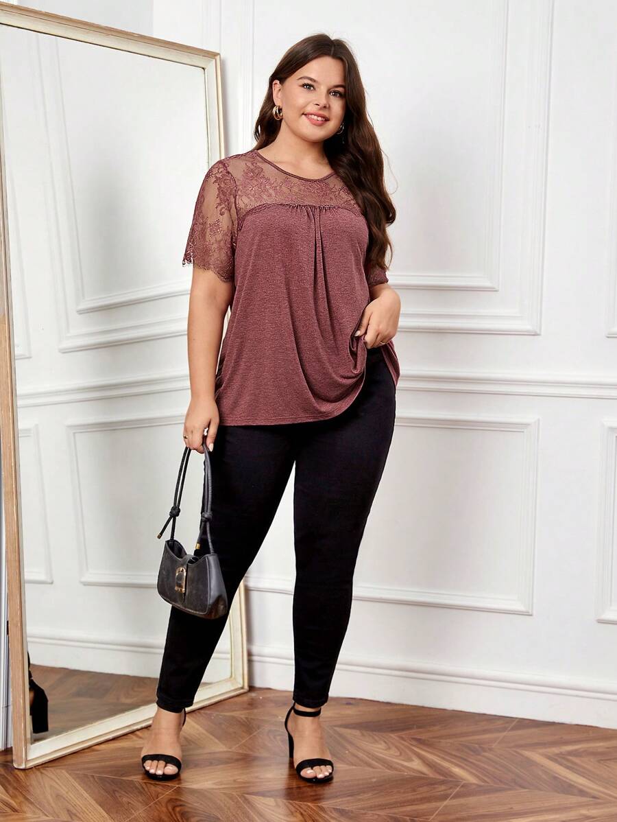 تي شيرت SHEIN LUNE Plus بقبة دانتيل متباينة