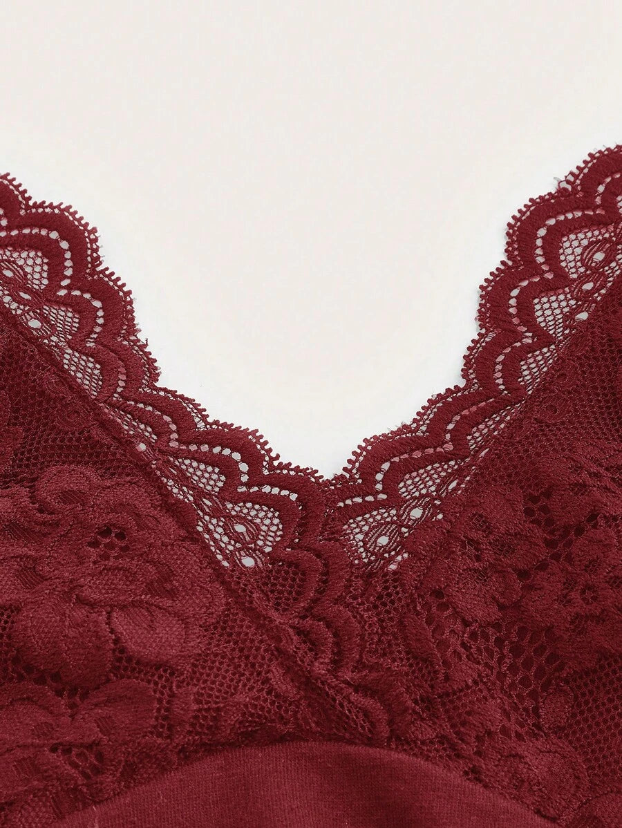 بلوزة ROMWE PUNK بتصميم هالتر مع كشكشة من الدانتيل المتباين