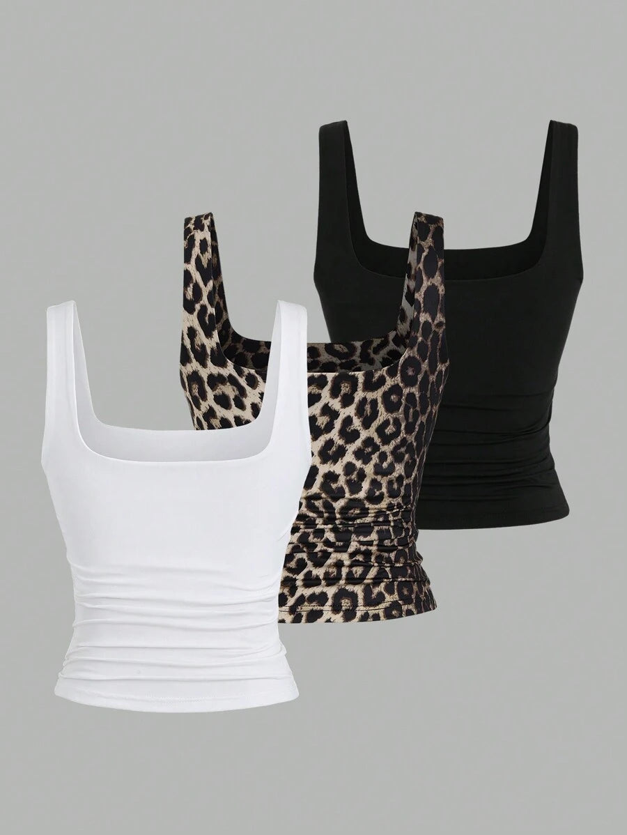 توب صيفي نسائي من Sweetra – بياقة مربعة وطيات أنيقة بتصميم كاجوال قصير