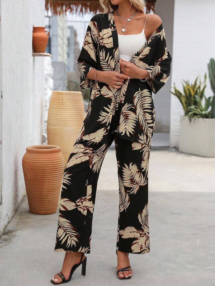 طقم SHEIN LUNE – معطف مفتوح أمامي + بنطال واسع الساق بطبعة استوائية