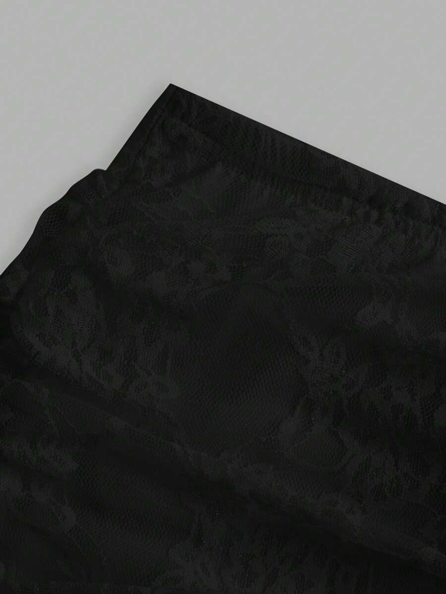 تنورة نسائية قصيرة سوداء بطبقة دانتيل زهرية شفافة من SHEIN EZwear