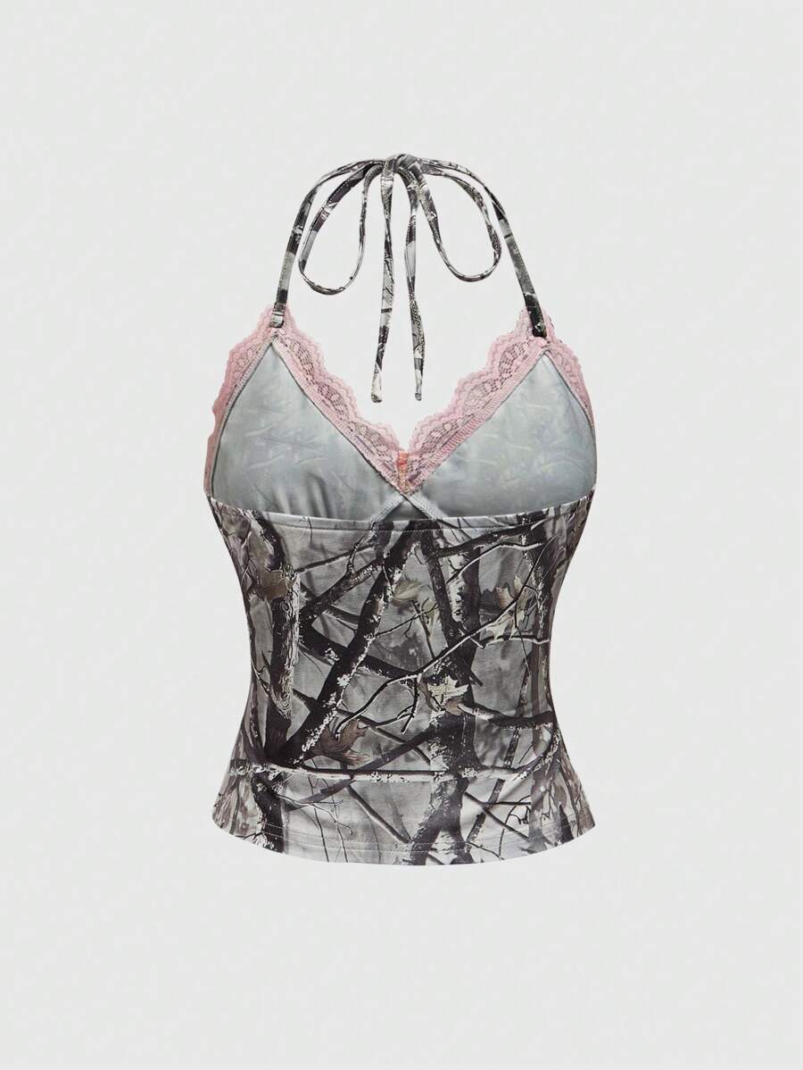 توب نسائي بدون أكمام بتصميم مموه ودانتيل بلون متباين من ROMWE Y2K