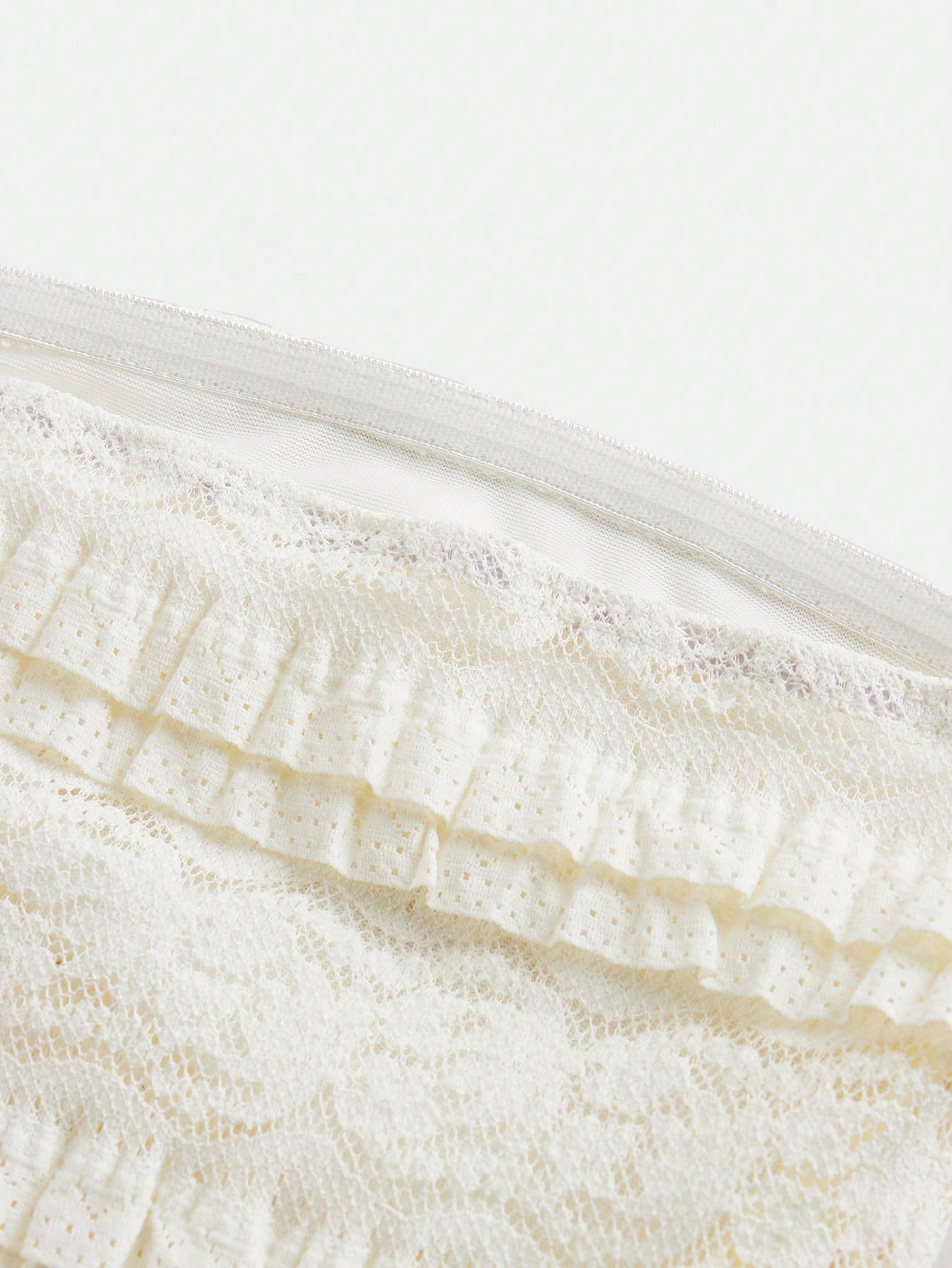 توب نسائي أنيق من Aloruh بلون سادة مع دانتيل