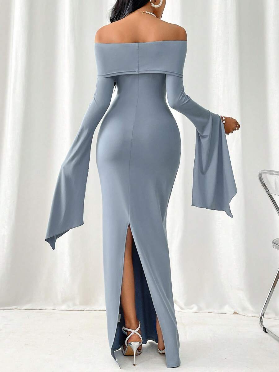 فستان نسائي بأكتاف مكشوفة وأكمام طويلة مطوية مع فتحة جانبية أنيقة من Firerie