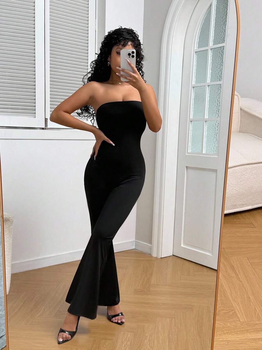 جمبسوت نسائي صيفي واسع الساق بدون أكتاف بلون سادة من INAWLY