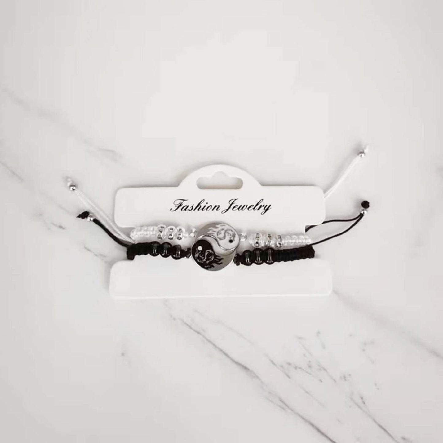 أساور متطابقة بتصميم دراجون للزوجين باللونين الأسود والأبيض (قطعتين)