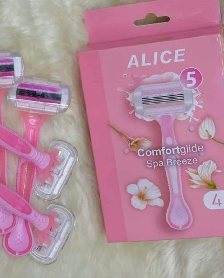 ماكينة حلاقة أليس النسائية بشريط من الصبار وفيتامين هـ لنعومة وعناية بالبشرة (4 قطع)