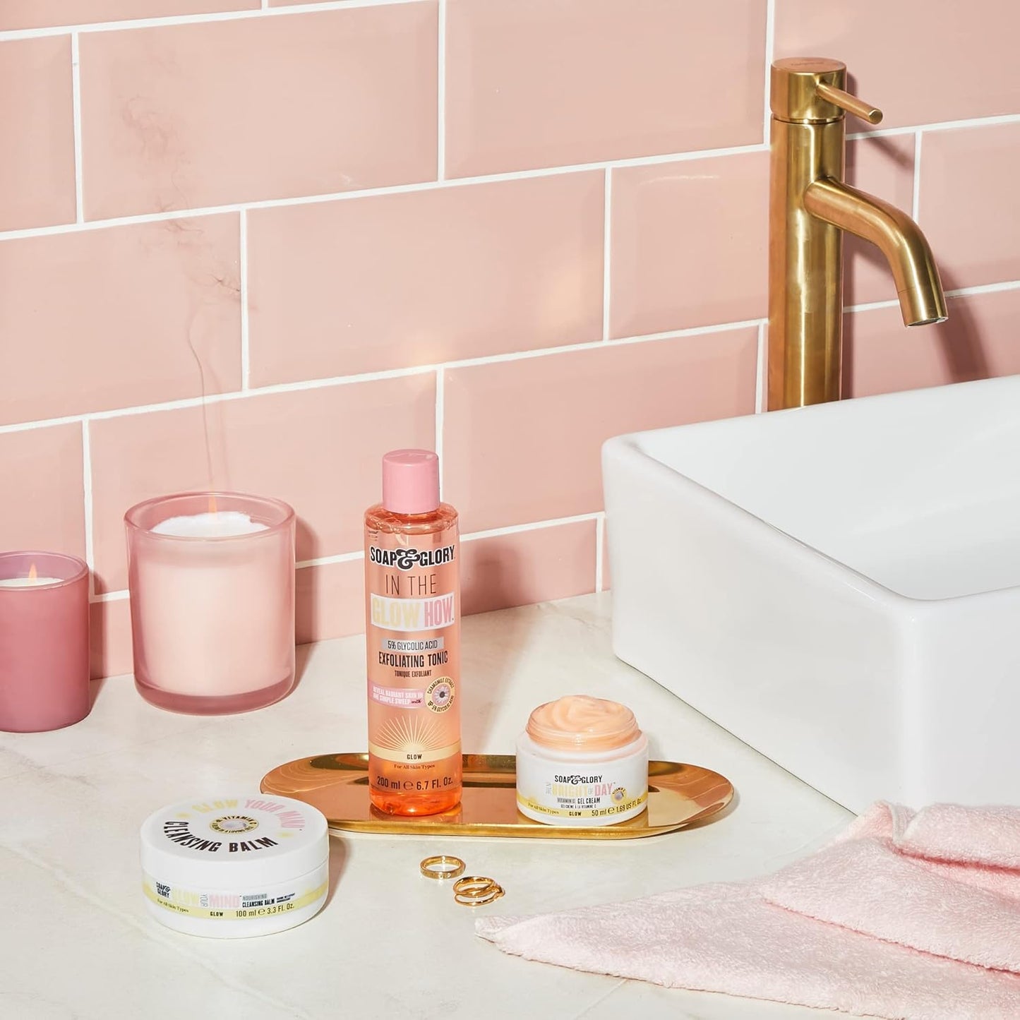 منشط تقشير ان ذا جلو هاو بحمض الجليكوليك بنسبة 5% من سوب اند جلوري (عبوة 200 ملل)