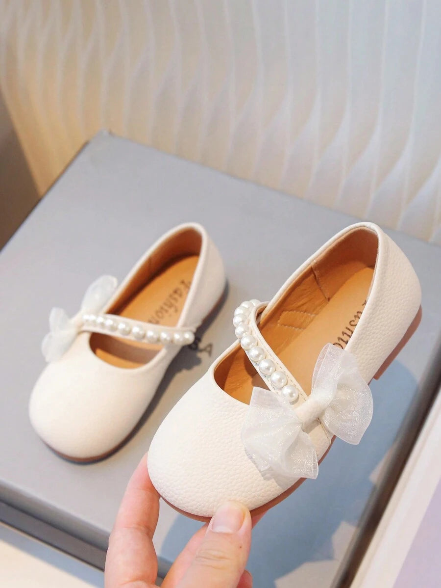 حذاء ماري جين بناتي بلون سادة وكعب مسطح