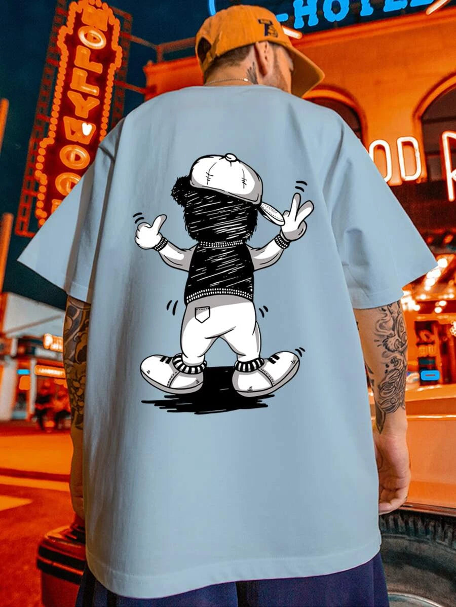 تي شيرت رجالي بأكمام قصيرة وطباعة رسوم متحركة من مانفينتي إي إم آر جي – شي إن