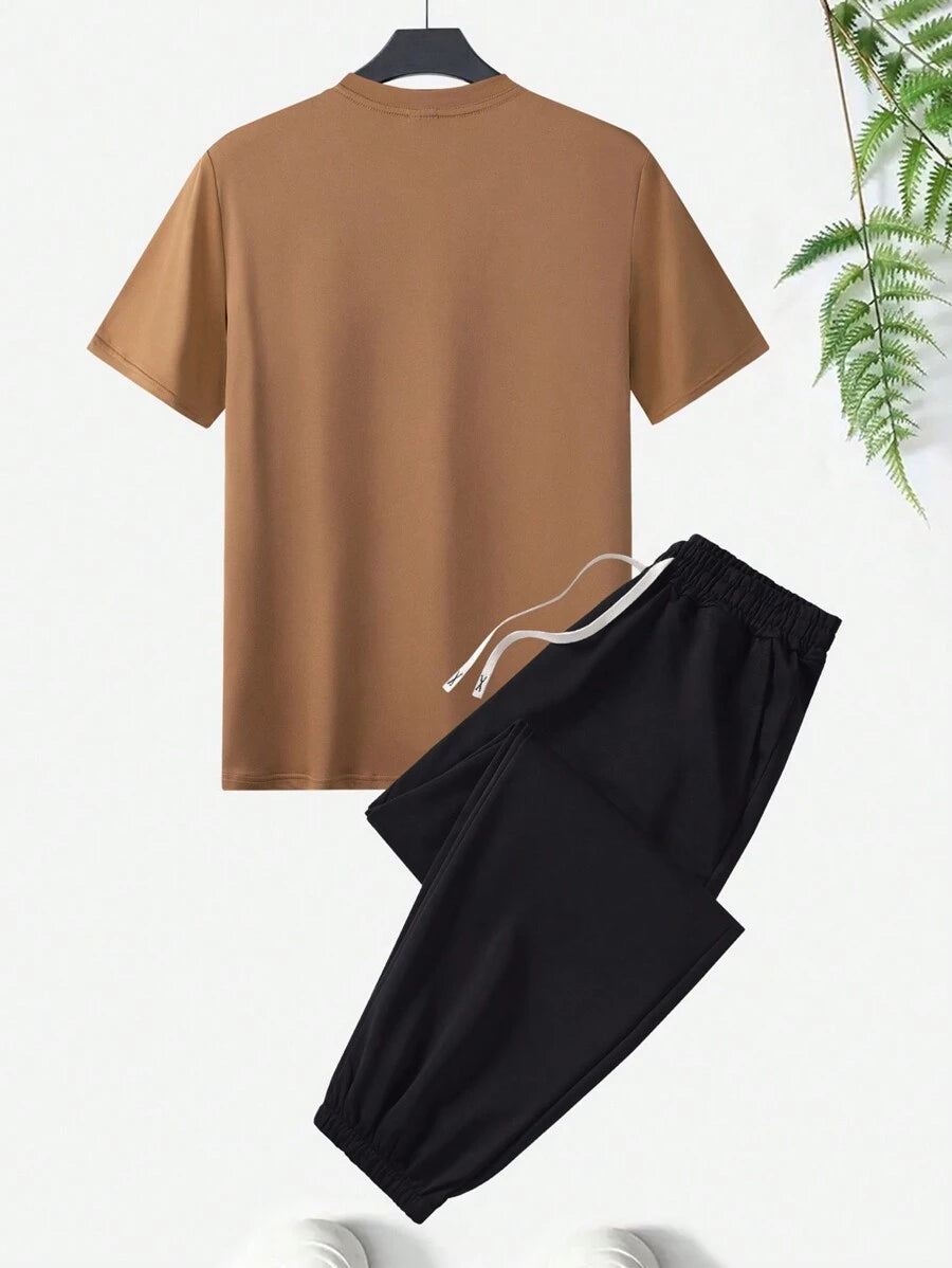 طقم رجالي صيفي: تي شيرت كاجوال بطباعة هندسية وبنطلون رياضي برباط على الخصر (قطعتين)