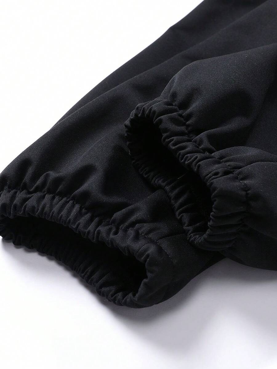 طقم رجالي صيفي: تي شيرت كاجوال بطباعة هندسية وبنطلون رياضي برباط على الخصر (قطعتين)