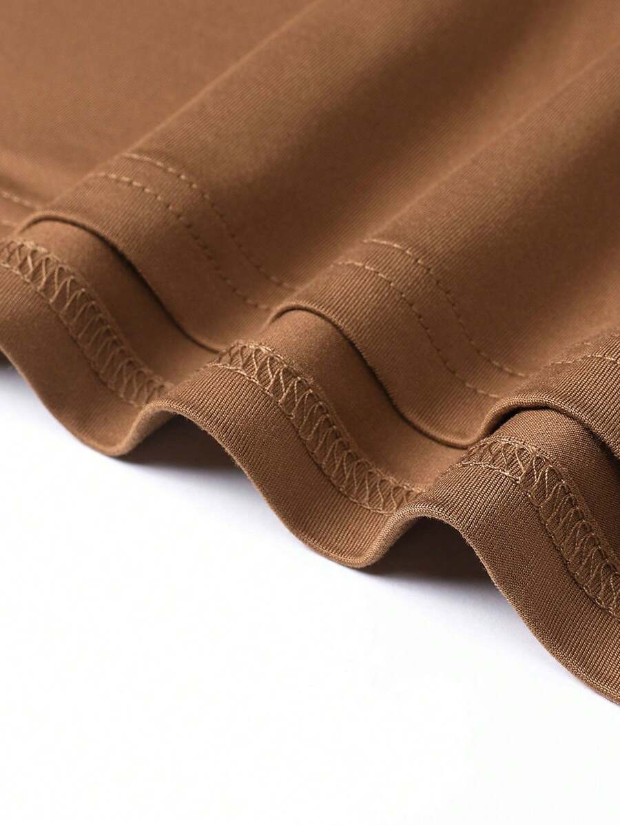 طقم رجالي صيفي: تي شيرت كاجوال بطباعة هندسية وبنطلون رياضي برباط على الخصر (قطعتين)