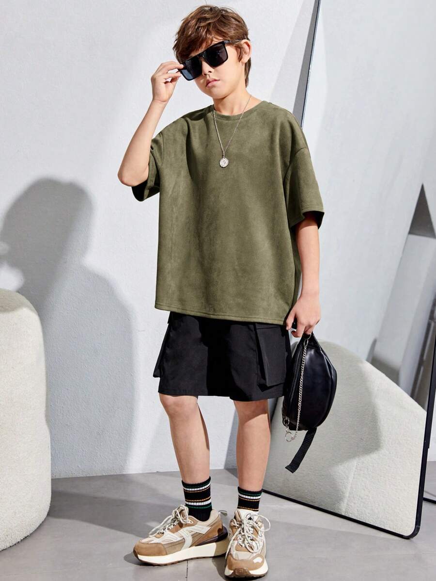 تي شيرت ولادي كاجوال فضفاض سادة بتصميم كوري من الجلد السويدي من شي إن