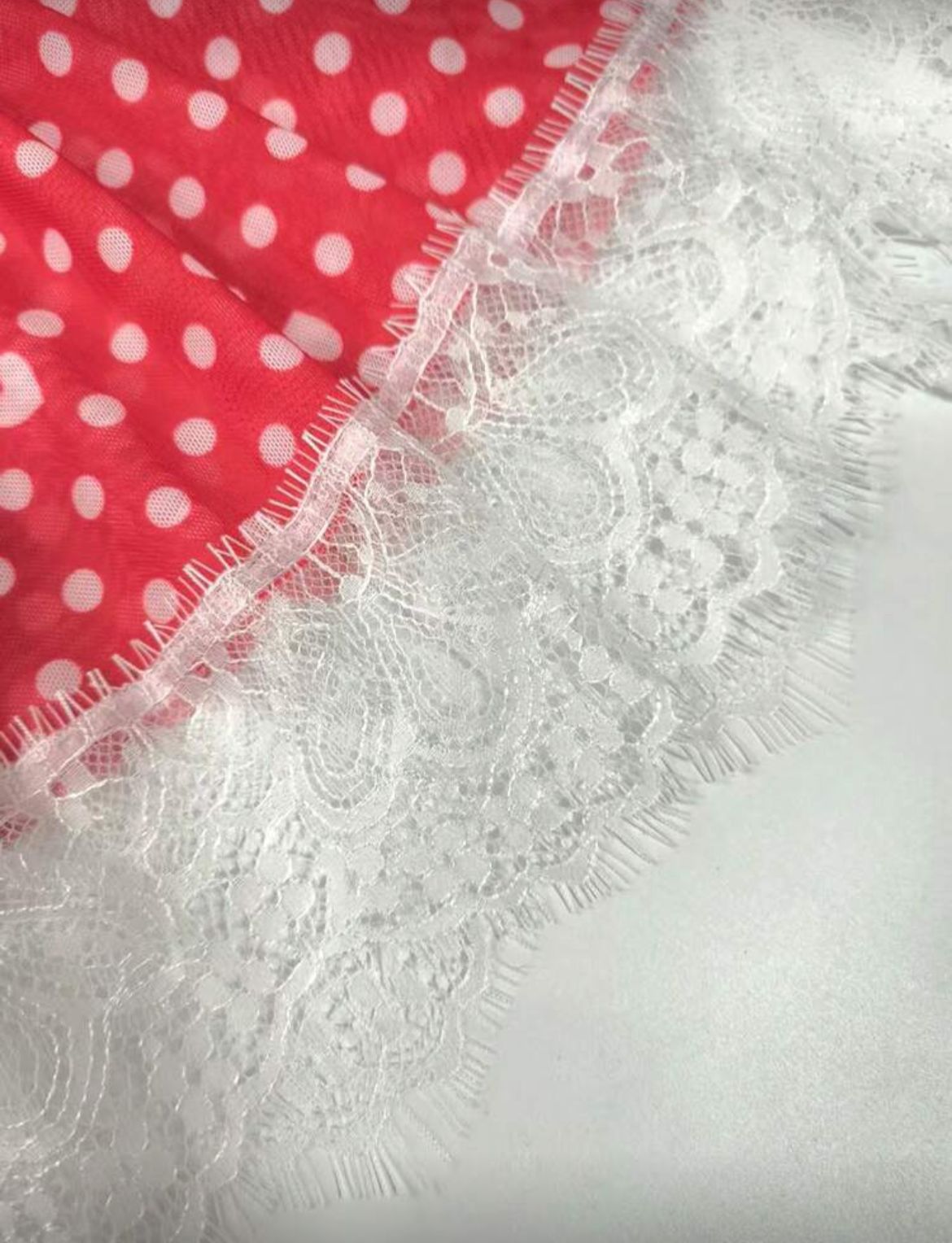 طقم لانجري خيالي من قطعتين بتصميم شبكي ودانتيل