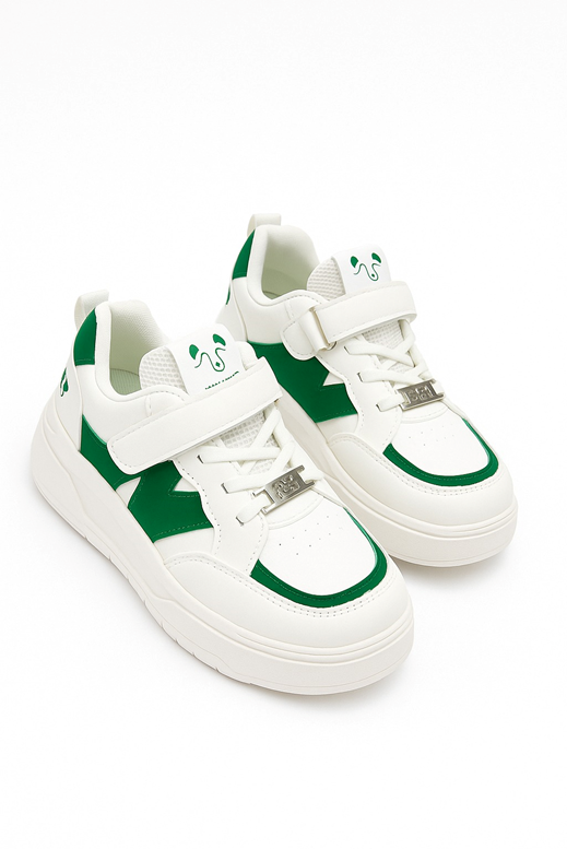 حذاء رياضي للأطفال من Shein