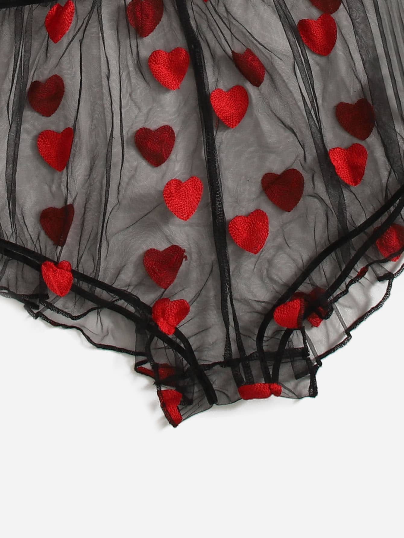 طقم ملابس داخلية شبكية مطرزة على شكل قلب