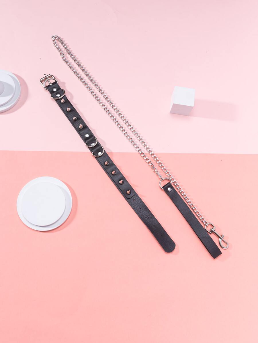 طقم من قطعتين من مقود وطوق الحيوانات الأليفة المزخرف بالمسامير