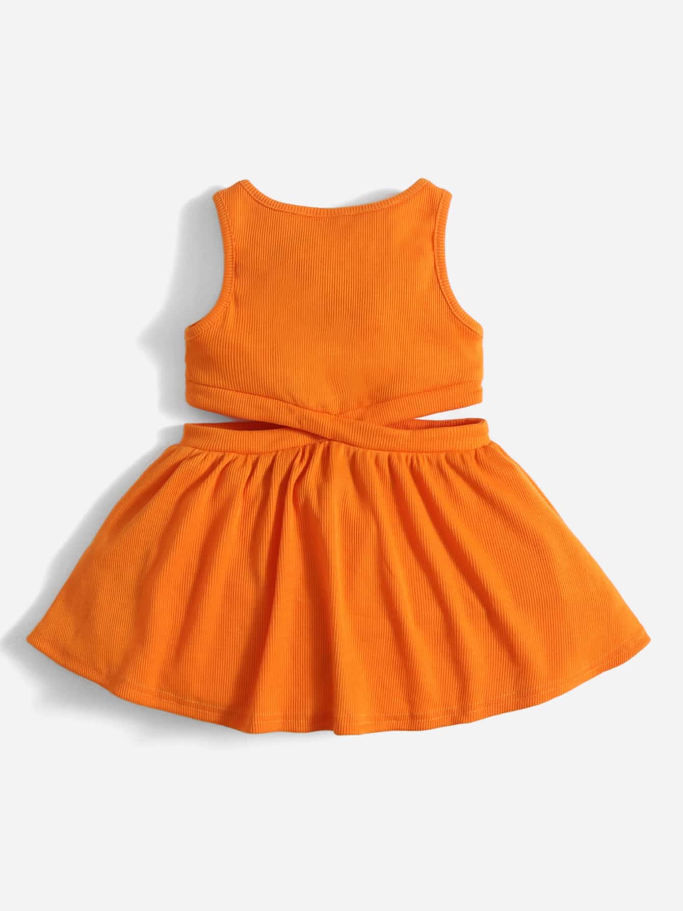 فستان بيبي بناتي من شي إن – تصميم مضلّع بقصة مفتوحة أنيقة