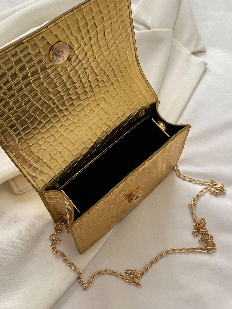 حقيبة كروس أنيقة بنقشة بارزة