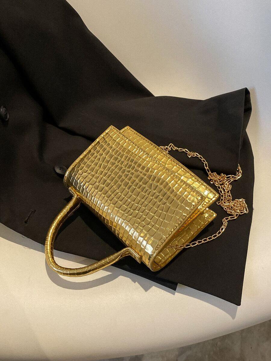 حقيبة كروس أنيقة بنقشة بارزة