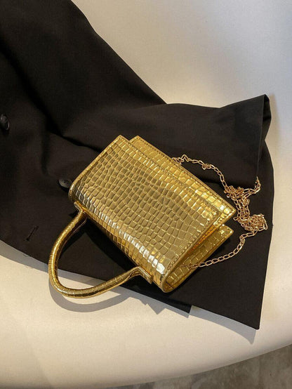 حقيبة كروس أنيقة بنقشة بارزة