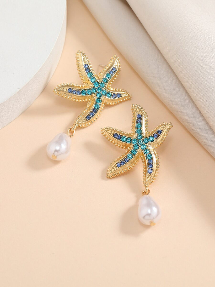 أقراط نجمة بحر مزينة بفصوص لامعة وخرز لؤلؤي