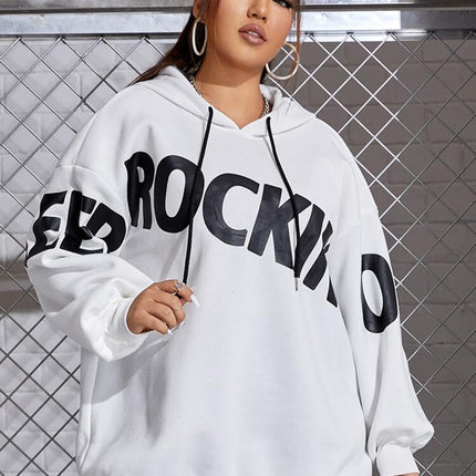 هودي SHEIN EZwear Plus برسومات وأحرف وكتف منسدلة ورباط