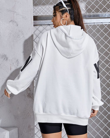 هودي SHEIN EZwear Plus برسومات وأحرف وكتف منسدلة ورباط