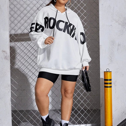 هودي SHEIN EZwear Plus برسومات وأحرف وكتف منسدلة ورباط