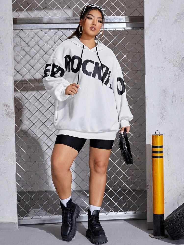 هودي SHEIN EZwear Plus برسومات وأحرف وكتف منسدلة ورباط