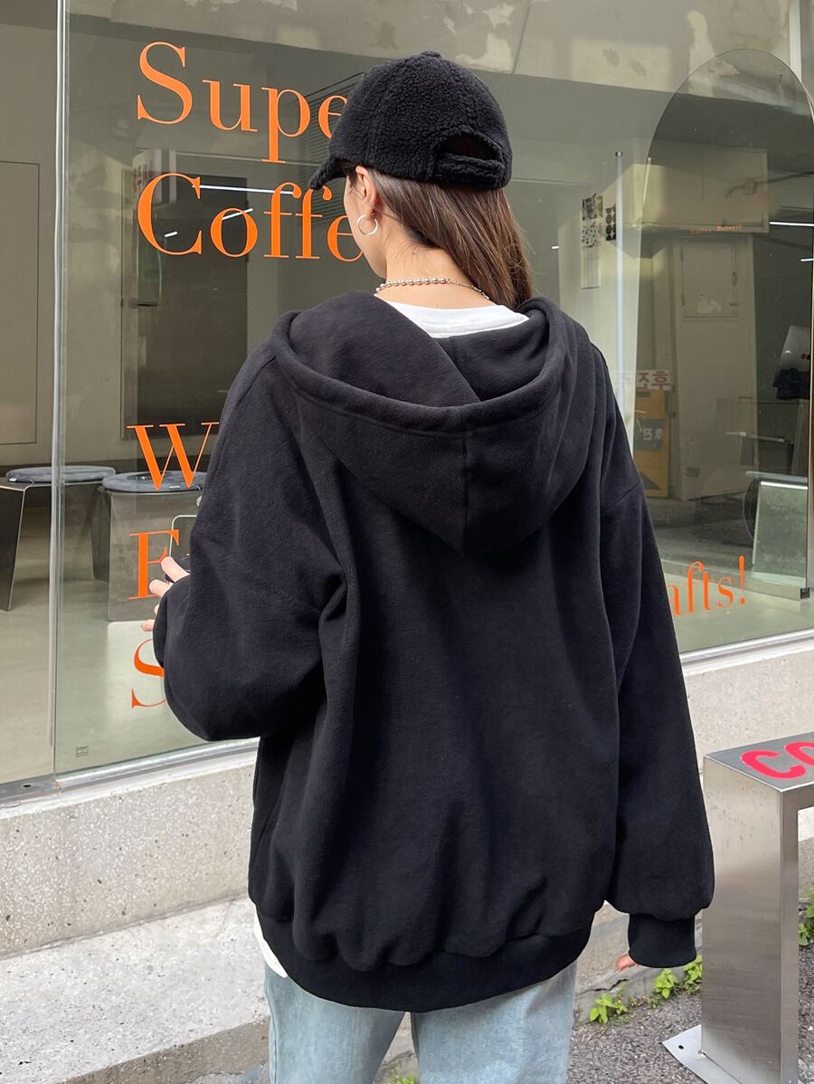 جاكيت صوف بغطاء رأس وسحاب ورباط وشعار DAZY مطبوع عليه شعار جرافيكي Shein