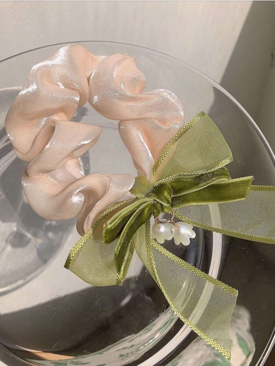 طقم 2 توك شعر مطاطية مزينة بفيونكة وزهرة – مربطات شعر لطلة جميلة وعملية