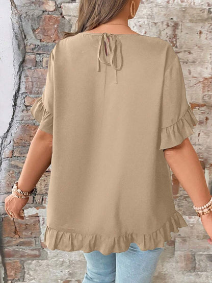 بلوزة مقاس كبير بأكمام واسعة وحواف كشكشة من لون - شي إن