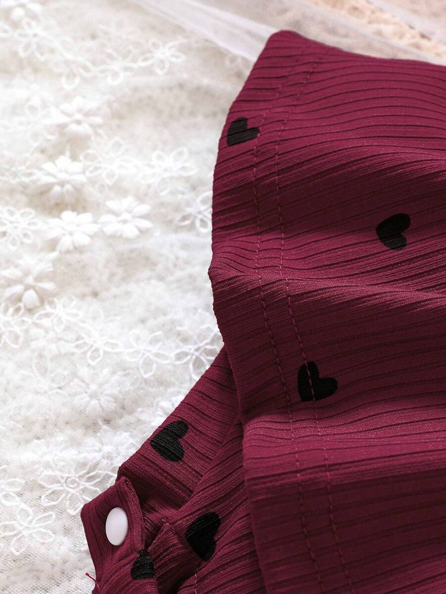 فستان شي إن بيبي جيرل بطبعة قلب مع فيونكة وكتف كامي وربطة رأس