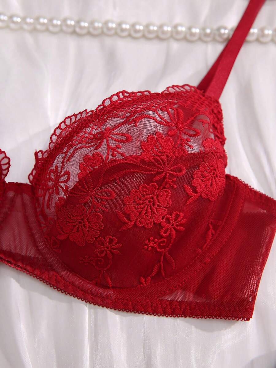 حمالة صدر دانتيل مزينة بحافة مموجة – بدعامة سلكية لتحديد مثالي وأناقة أنثوية