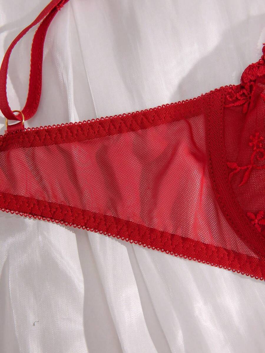 حمالة صدر دانتيل مزينة بحافة مموجة – بدعامة سلكية لتحديد مثالي وأناقة أنثوية