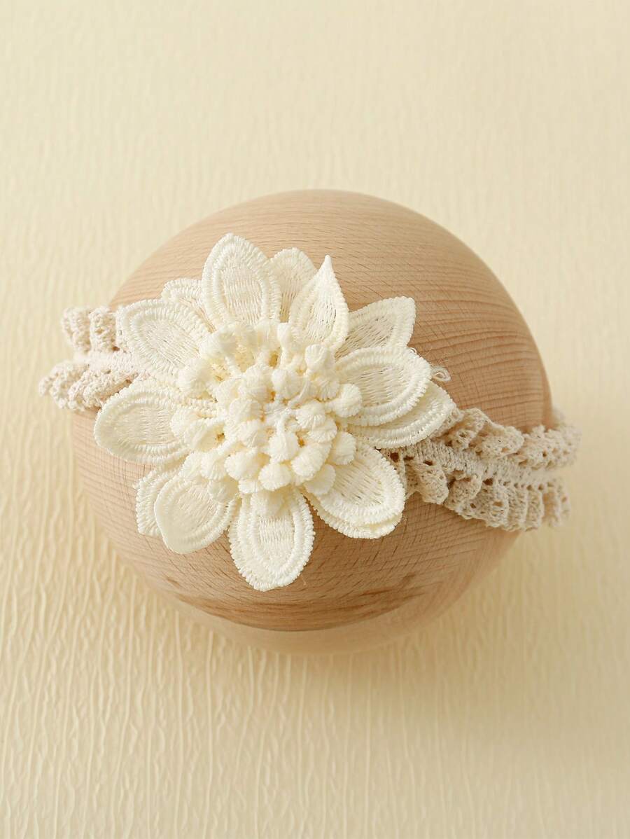 طقم شرابات أطفال بيضاء مضادة للانزلاق مع تطريز زهري + ربطة رأس للرضّع