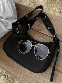 حقيبة كروس صغيرة نسائية مزينة بحلقات معدنية وحزام قابل للتعديل