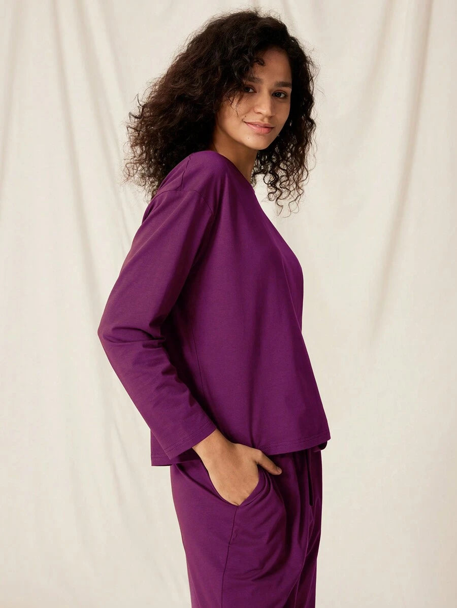 بيجامة نسائي باللون البنفسجي من القطن والمودال من لوفليت