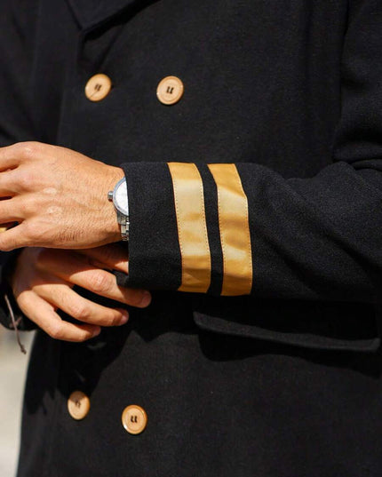 جاكيت رجالي من الصوف بصفين من الأزرار وياقة مدببة من مانفينيتي هوم