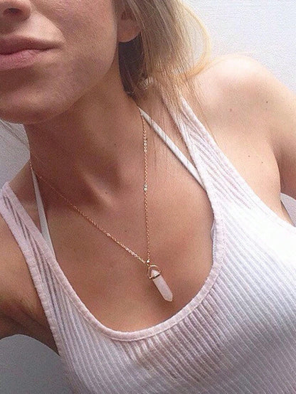 سلسلة بحجر كوارتز سداسي الشكل
