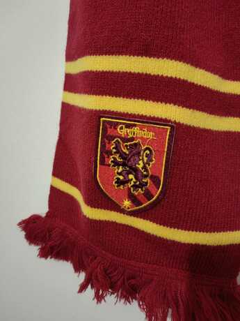 سكارف مخطط بألوان متباينة من HARRY POTTER X SHEIN Gryffindor