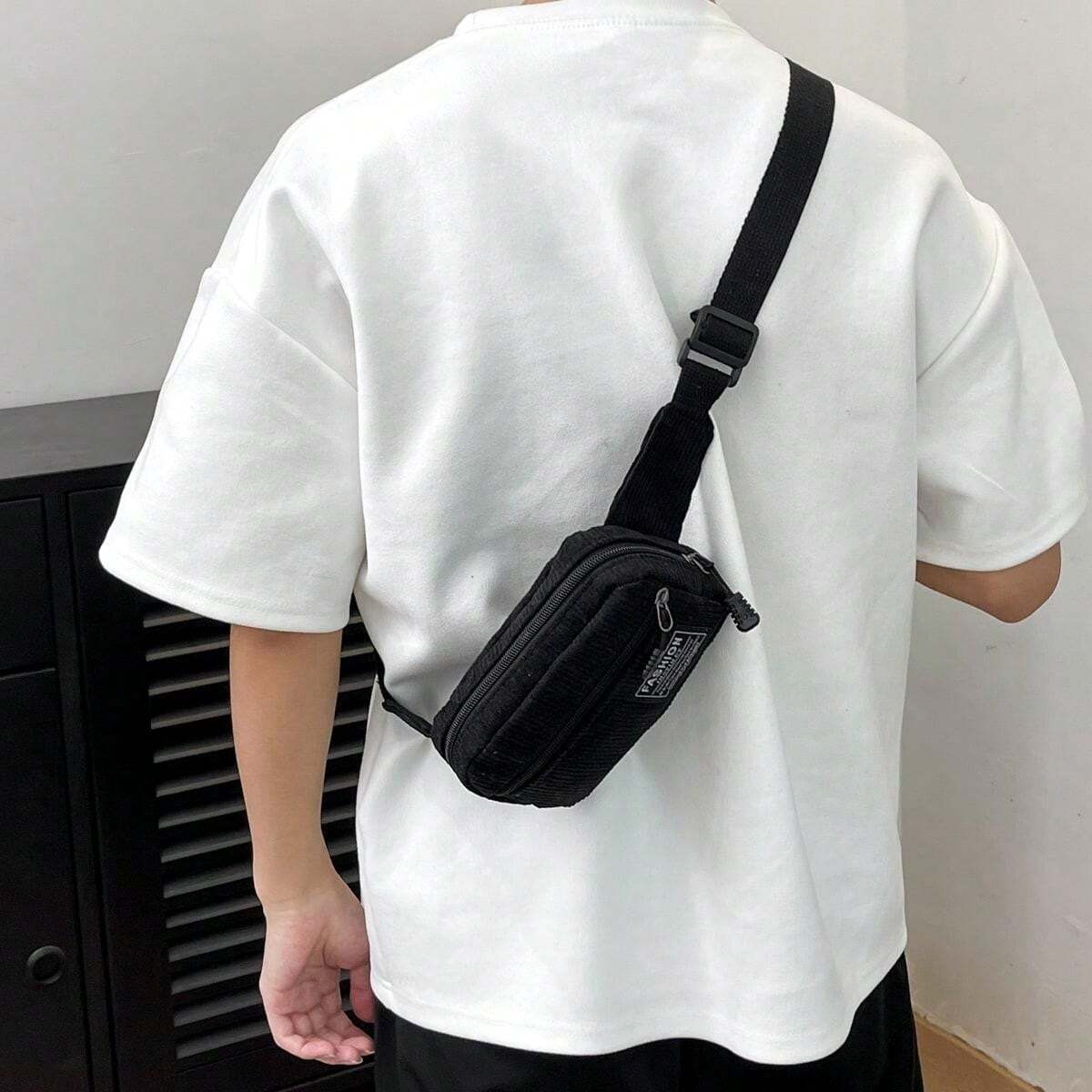 شنطة صدر رجالية صغيرة من قماش  – متعددة الاستخدامات، كروس بودي، للسفر والرياضة