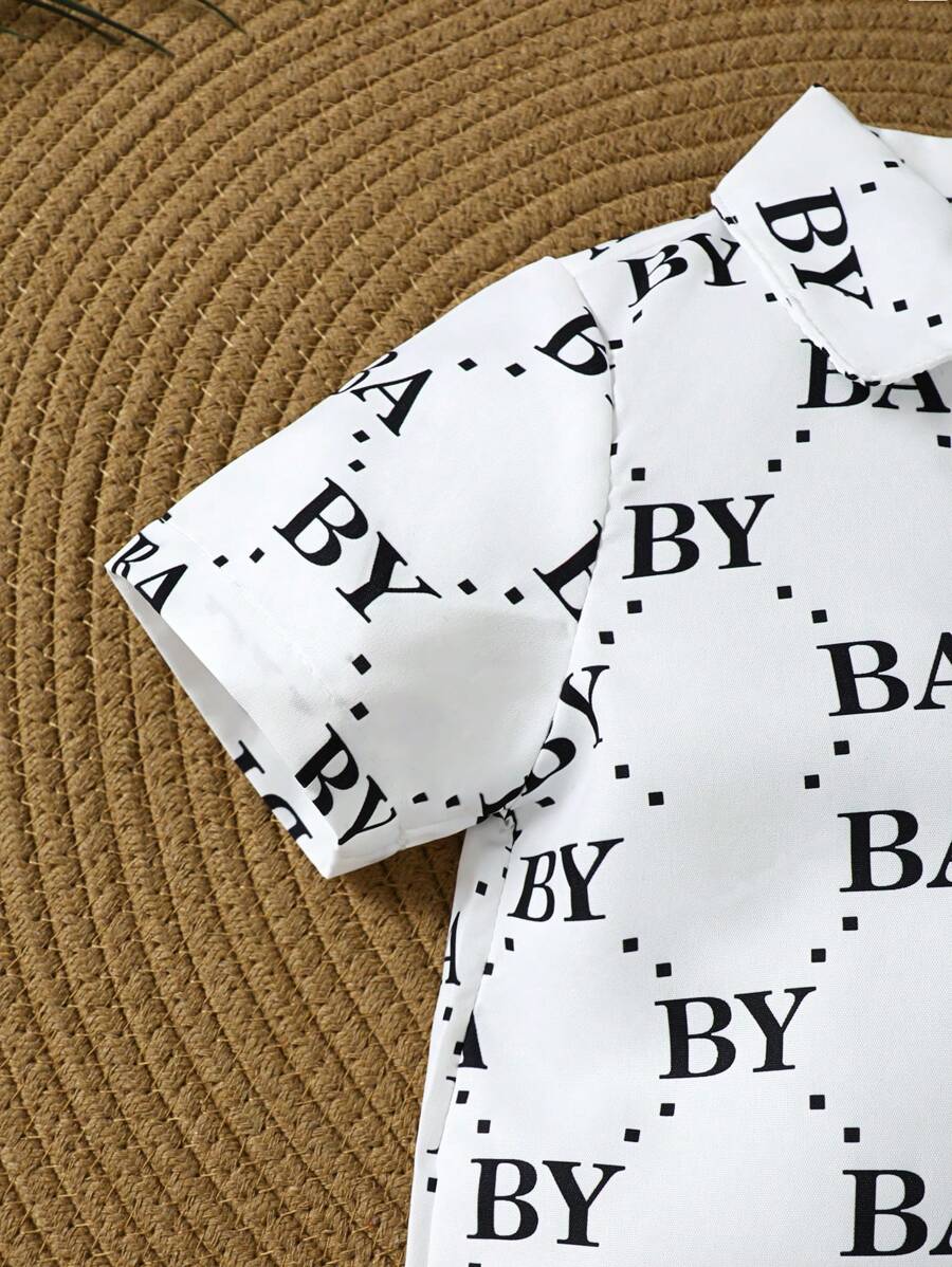 طقم بيبي ولادي 3 قطع – تيشيرت بأكمام قصيرة وشورت مع طبعة حروف، مناسب للربيع