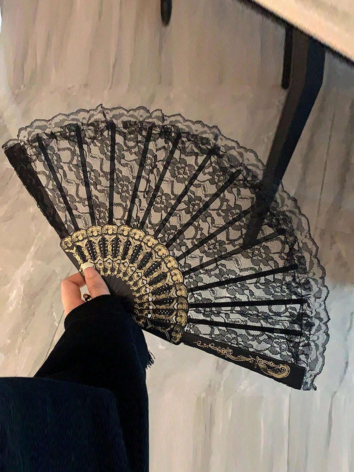 مروحة دانتيل قابلة للطي على الطراز الفرنسي – مظهر كلاسيكي أنيق للصيف والرقص