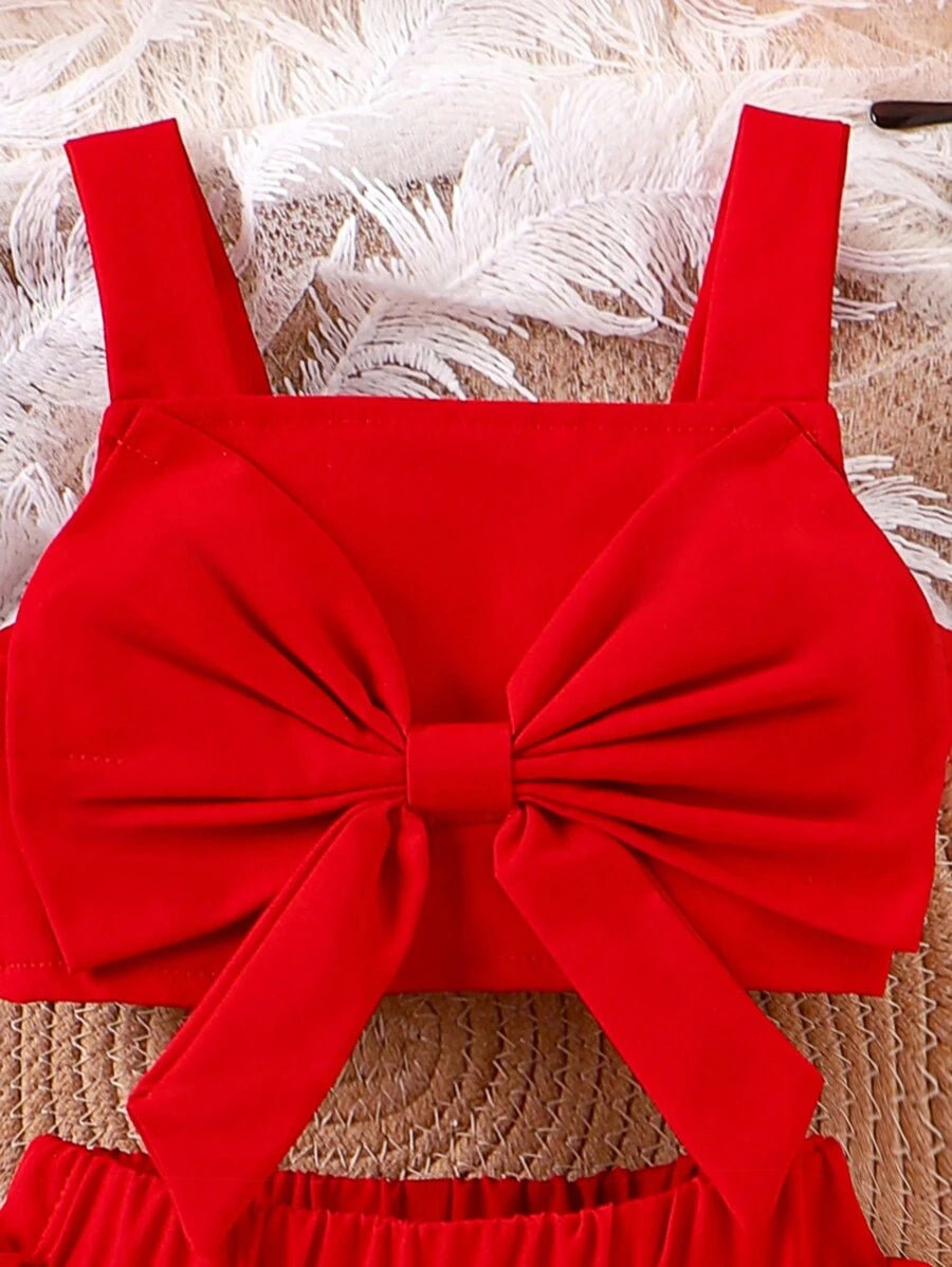 طقم بيبي بناتي – سترة قصيرة بحمالات مزينة بفافة مع شورت أحمر