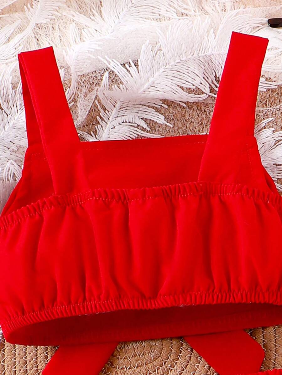 طقم بيبي بناتي – سترة قصيرة بحمالات مزينة بفافة مع شورت أحمر